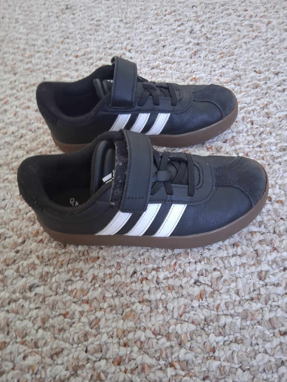 Adidas Black Sneakers V L Count 3.0 Kids Lifestyle  Brown Sole Size 1